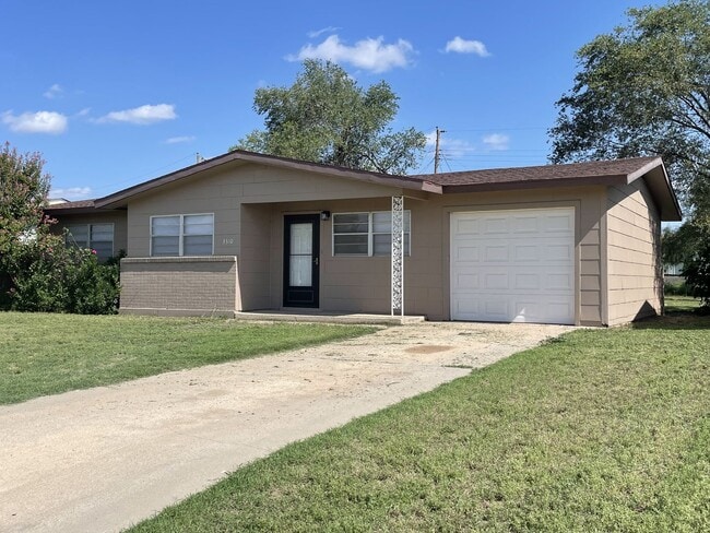 3310 Auburn Ave in Big Spring, TX - Building Photo - Building Photo