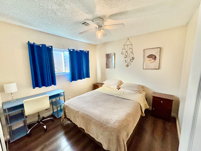 5333 Longridge Ave in Las Vegas, NV - Building Photo - Building Photo