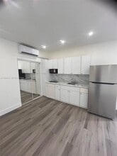 19541 NW 57th Ct in Hialeah, FL - Building Photo - Building Photo