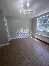 585 Elizabeth Ave in Newark, NJ - Foto de edificio - Building Photo