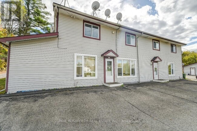 3590 Old Montréal Rd. in Ottawa, ON - Building Photo - Building Photo