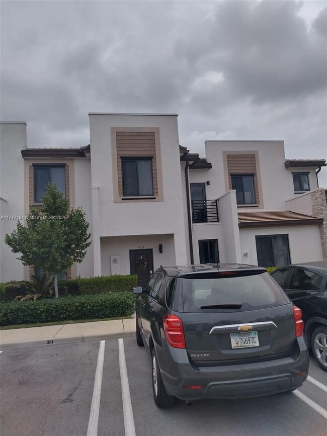 361 NE 208th Terrace in Miami, FL - Building Photo - Building Photo