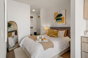 1937 W Congress Pkwy in Chicago, IL - Building Photo