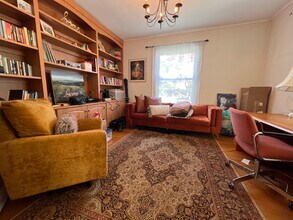 9 Kenwood St, Unit 1 in Brookline, MA - Building Photo - Building Photo
