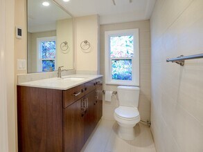 2909 SW Upper Dr in Portland, OR - Building Photo - Building Photo