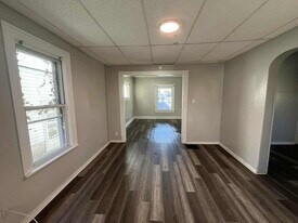 134 S Philadelphia St in Dayton, OH - Building Photo