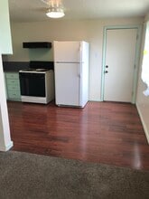 1327 Tapia Blvd SW in Albuquerque, NM - Building Photo - Building Photo
