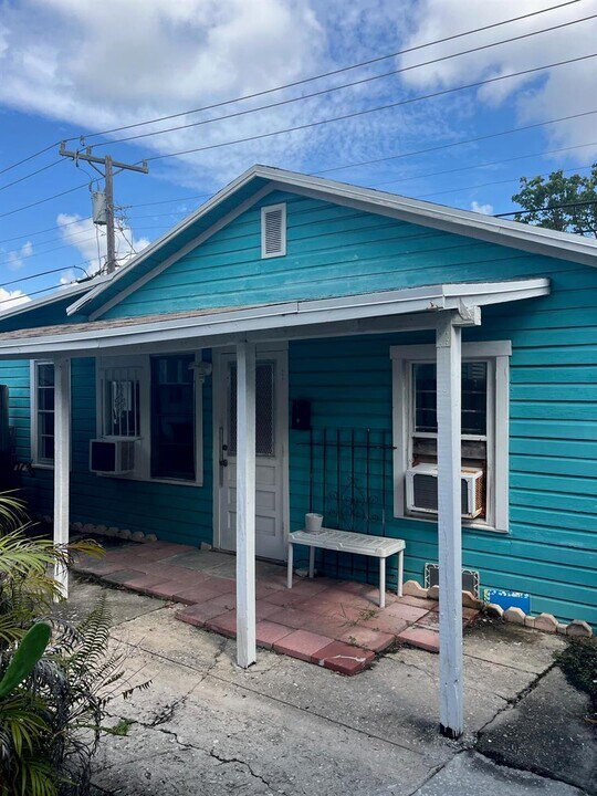 415 41st St in West Palm Beach, FL - Building Photo