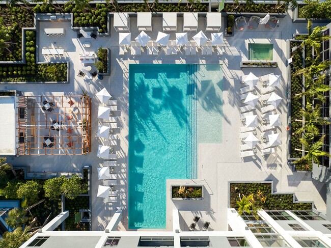 Cascade Link at Douglas in Miami, FL - Foto de edificio - Building Photo