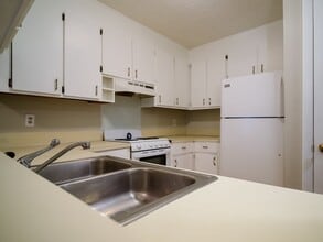 2609 Eastway Dr in Charlotte, NC - Building Photo - Building Photo