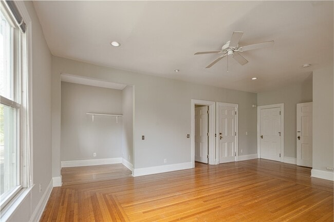 2 Granger Pl in Rochester, NY - Building Photo - Building Photo