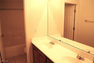 9037 W Victor Creek Ave in Las Vegas, NV - Building Photo - Building Photo