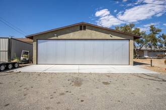 6719 Crestview Ct in Yucca Valley, CA - Foto de edificio - Building Photo