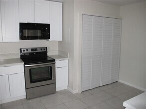 3564 NW 95th Terrace in Sunrise, FL - Building Photo - Building Photo