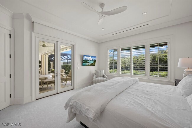 8057 Via Vecchia in Naples, FL - Foto de edificio - Building Photo