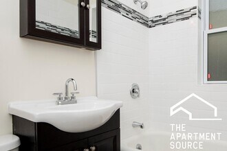 1130 Maple Ave, Unit 3 in Evanston, IL - Foto de edificio - Building Photo