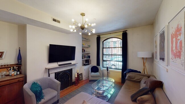 22 Dwight St, Unit 1