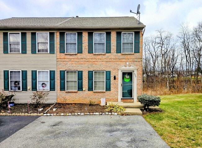 property at 688 Rockwood Dr