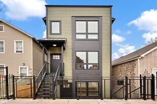 2626 W 21st St in Chicago, IL - Building Photo