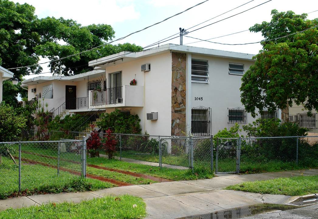 Lawrence Estates in Miami, FL - Building Photo