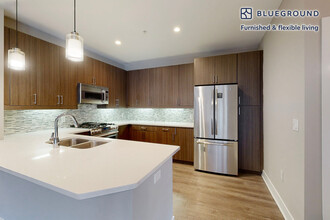 240 E Shore Rd in Great Neck, NY - Building Photo - Building Photo