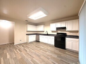 10114 Emerald Sun in San Antonio, TX - Building Photo - Building Photo