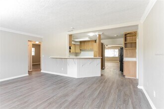 911 Orangeview Dr in Largo, FL - Building Photo - Building Photo
