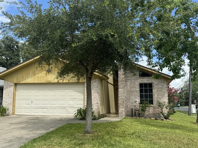 7126 Fort Collins Dr in Corpus Christi, TX - Building Photo - Building Photo