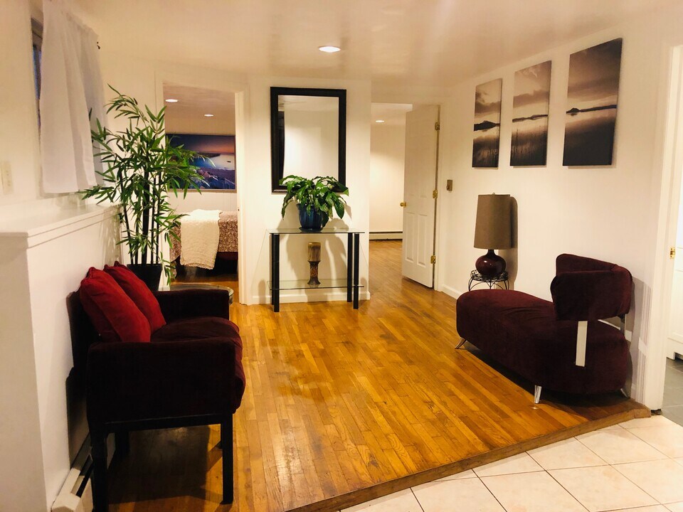 72 W 16th St, Unit Side in Deer Park, NY - Building Photo