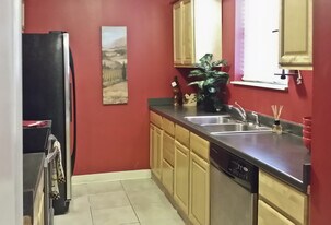 8530 Brasilia Ct, Unit 5830 Brasilia Court in Knoxville, TN - Building Photo