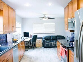22856 SW 53rd Ave in Boca Raton, FL - Foto de edificio - Building Photo