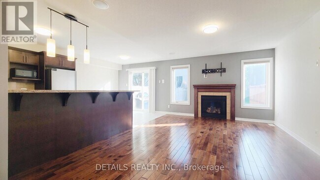 206 Aquilo Crescent in Ottawa, ON - Building Photo - Building Photo