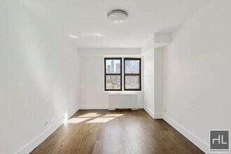 EAST 63 STREET in New York, NY - Building Photo - Building Photo