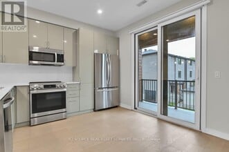 368 Rhonda Stewart Private in Ottawa, ON - Building Photo - Building Photo