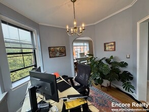 111 Longwood Ave, Unit 6 in Brookline, MA - Building Photo - Building Photo