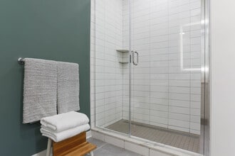 Halcyon Grand in Alpharetta, GA - Building Photo - Interior Photo