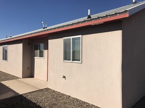 Desert Ridge Apartments in Deming, NM - Building Photo - Building Photo