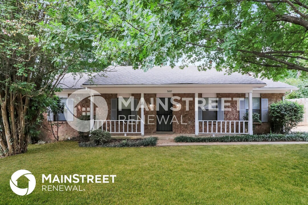 3685 Burkehill Dr in Memphis, TN - Building Photo