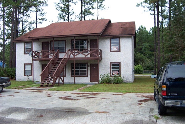 134 Pointe South Dr in Hinesville, GA - Building Photo