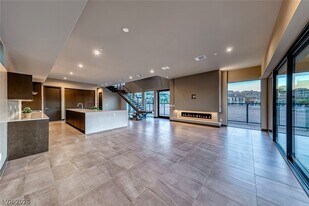 26 Lakefront Dr in Henderson, NV - Building Photo