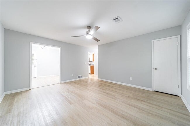 690 Bellemeade Dr SW in Marietta, GA - Building Photo - Building Photo