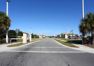 Esperanza Place in Immokalee, FL - Foto de edificio - Building Photo