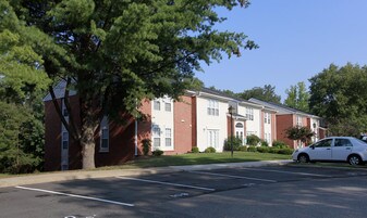 Rippon Landing Apartments in Woodbridge, VA - Building Photo