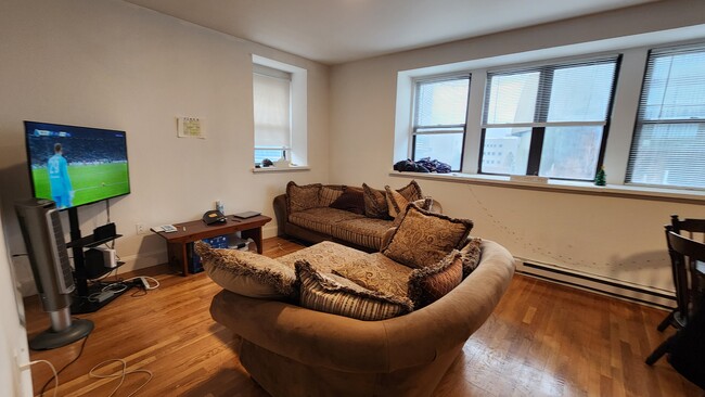 22 Saint Cyprians Pl, Unit 5 in Boston, MA - Building Photo - Building Photo