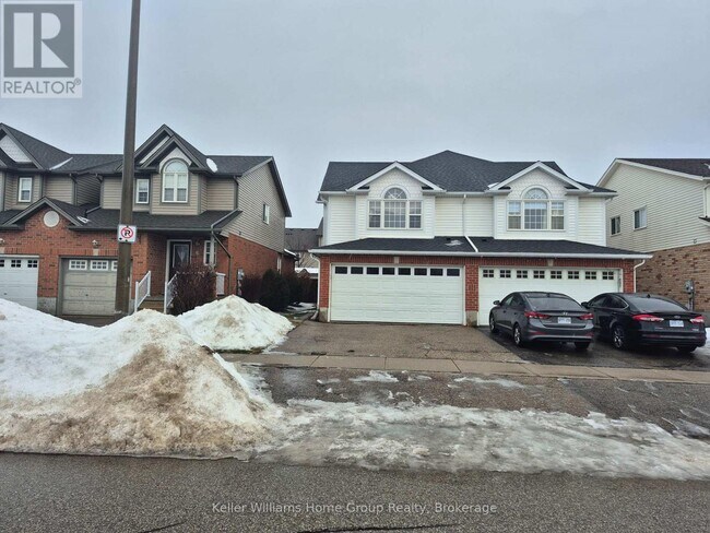 10 Donnenwerth Dr in Kitchener, ON - Building Photo - Building Photo