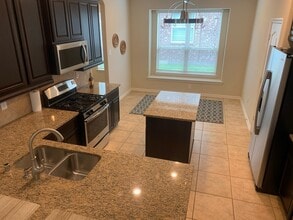 6819 Hunters Trace Ln in Baytown, TX - Building Photo - Building Photo