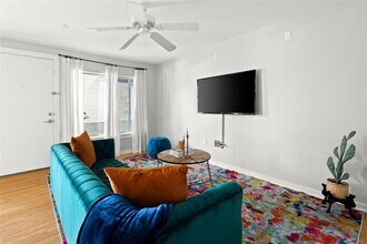 2200 Dickson Dr in Austin, TX - Building Photo - Building Photo