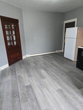 186 Central St, Unit Apt 2 in Winchendon, MA - Building Photo - Building Photo