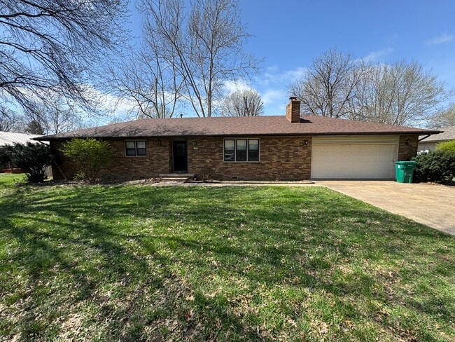 property at 1003 Sunset Dr