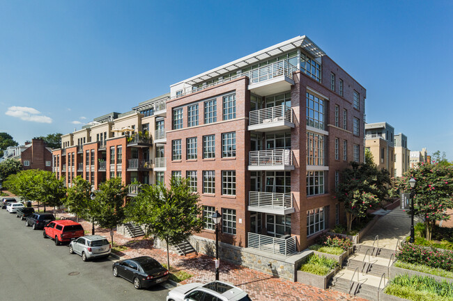 Robinson Landing in Alexandria, VA - Building Photo - Building Photo